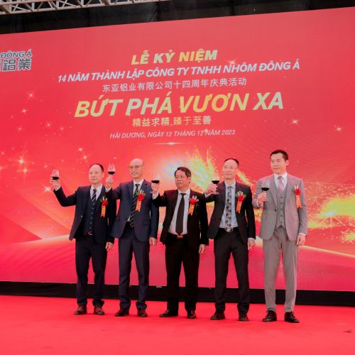 NHÔM ĐÔNG Á TƯNG BỪNG TỔ CHỨC LỄ KỶ NIỆM 14 NĂM THÀNH LẬP CÔNG TY