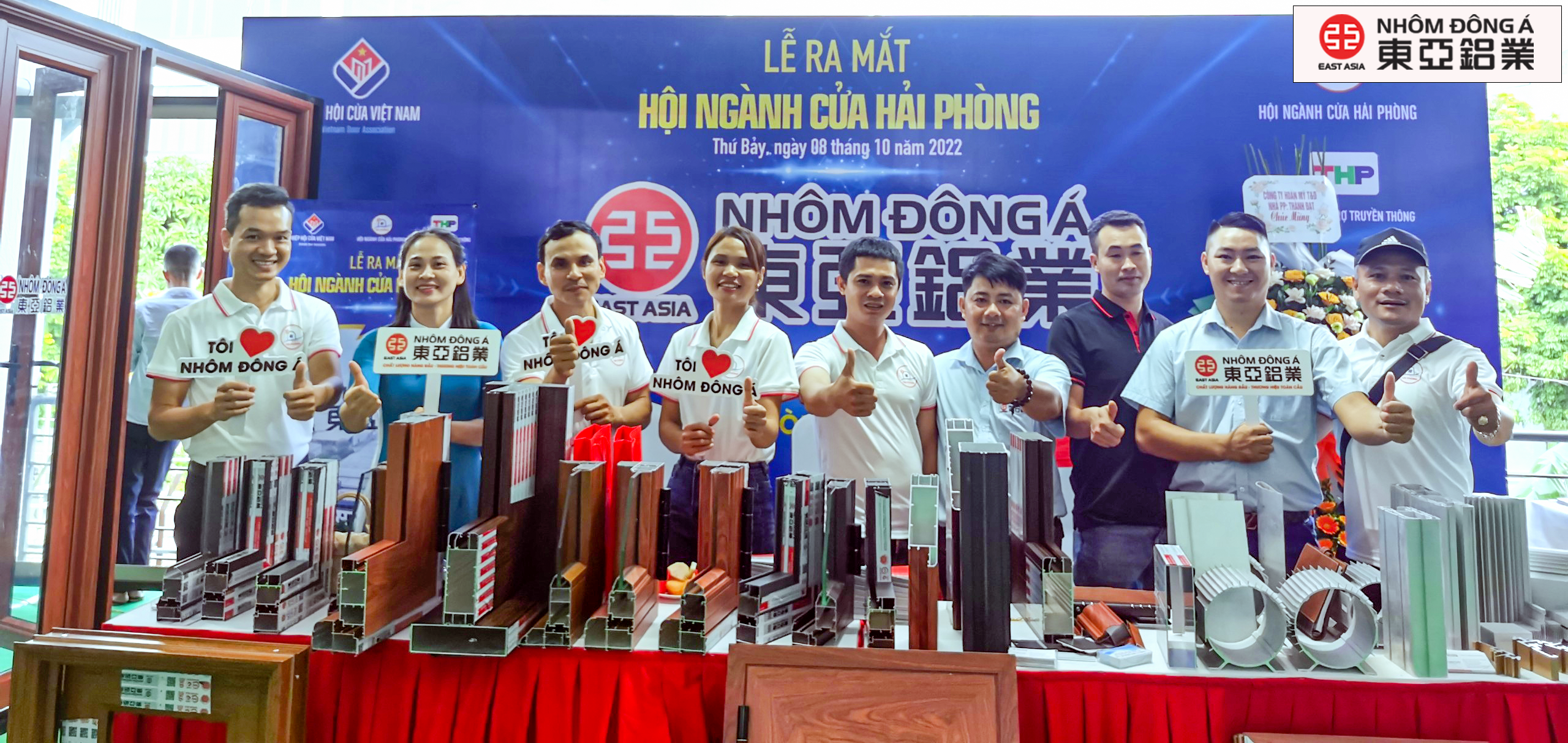NH TẬP THỂ