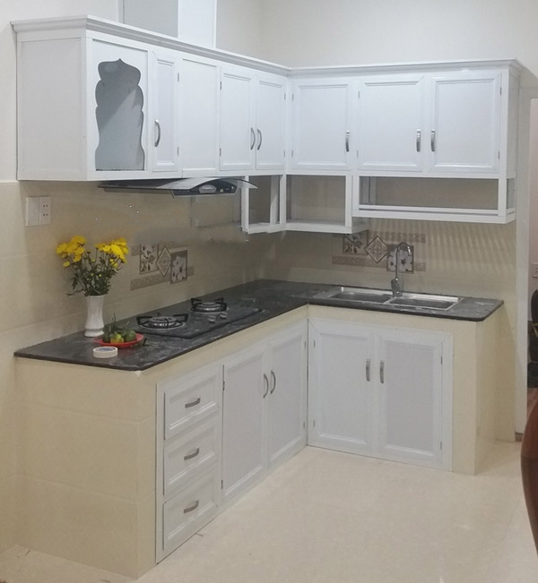 Mẫu tủ bếp nhôm kính trắng sứ đẹp